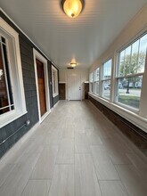 421 N Hough St in Barrington, IL - Building Photo - Building Photo