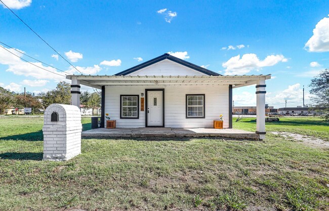 property at 1106 N Border St