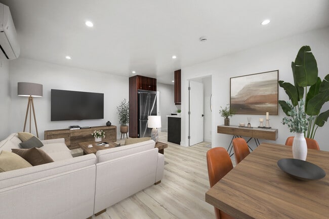 111 Normandie Ave in Los Angeles, CA - Building Photo - Building Photo