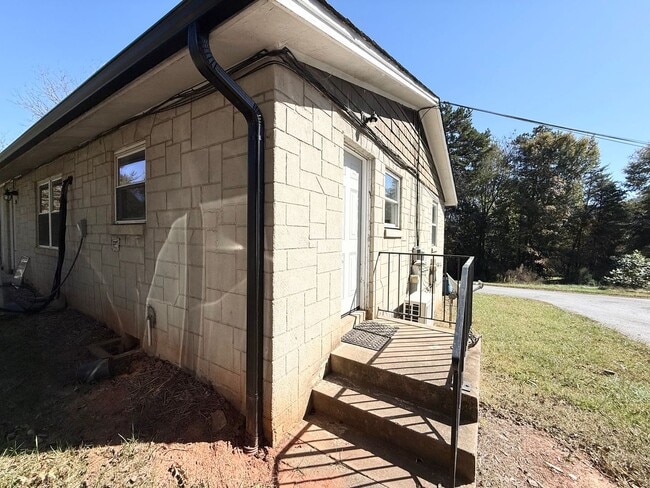 property at 2966 Old Shelby Rd