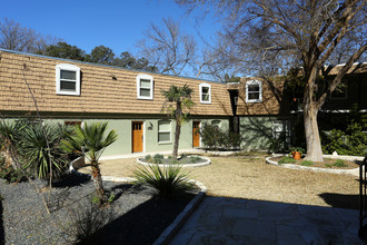 Ivanhoe Apartments in Austin, TX - Building Photo - Building Photo