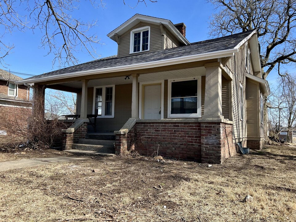 808 S Randolph St in Champaign, IL - Building Photo