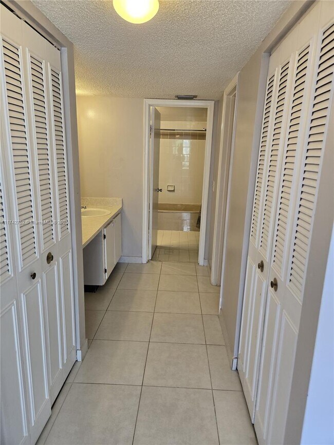 1301 NE 7th St in Hallandale Beach, FL - Building Photo - Building Photo