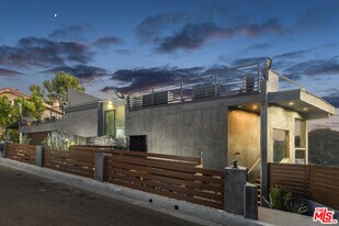 2271 Gloaming Way in Beverly Hills, CA - Building Photo