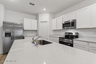 6936 Golden Monarch Ave in Jacksonville, FL - Building Photo - Building Photo