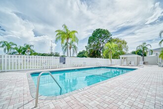 11912 Cypress Hill Cir, Unit 11912 in Tampa, FL - Building Photo - Building Photo