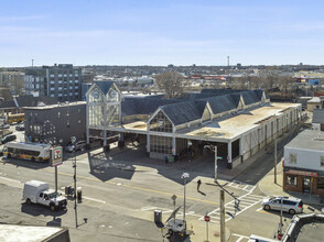 48 Woodward St, Unit 2 in Boston, MA - Foto de edificio - Building Photo