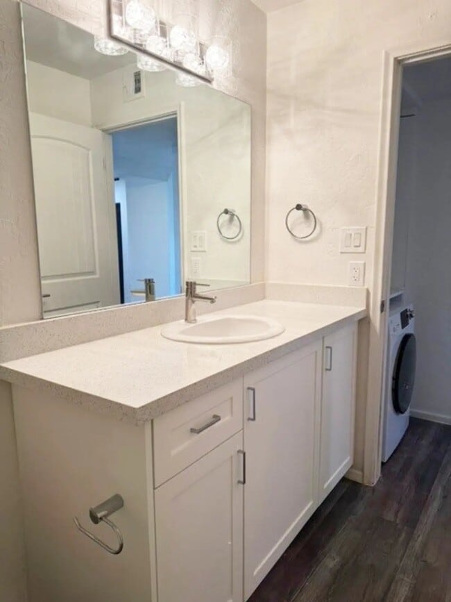 750 E 1st Ave, Unit 5