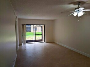 6550 Somerset Dr in Boca Raton, FL - Building Photo - Building Photo