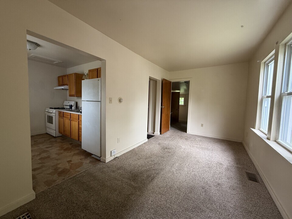 754 Cawood St in Lansing, MI - Building Photo