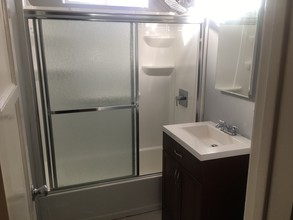 11300 Emelita St in North Hollywood, CA - Building Photo - Building Photo