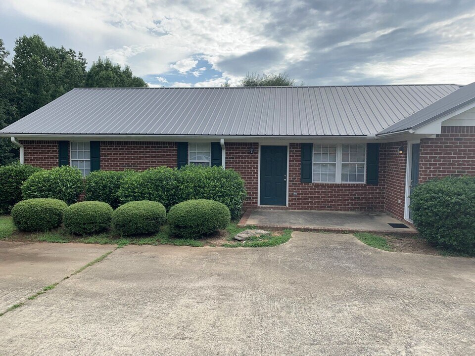 109 Hunter's Run Rd in Athens, GA - Building Photo