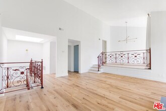 17095 Palisades Cir in Los Angeles, CA - Building Photo - Building Photo
