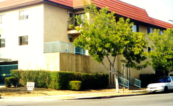 400 N Kenwood St in Glendale, CA - Building Photo - Building Photo