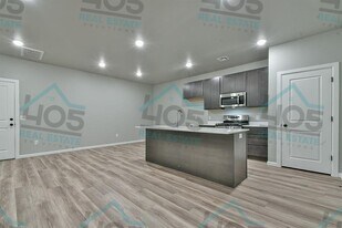 2813 Josie Circle in Midwest City, OK - Building Photo
