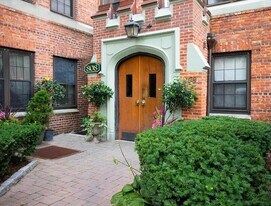 808 Bronx River Rd in Bronxville, NY - Building Photo