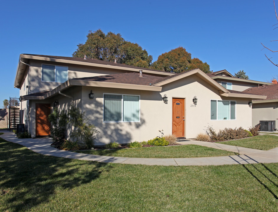 2844 Norcade Cor in Sacramento, CA - Foto de edificio