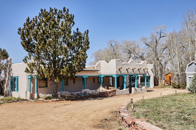 68 Martinez Rd in Arroyo Seco, NM - Building Photo - Building Photo