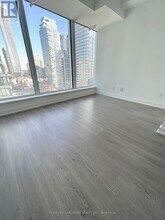 8-1708 Wellesley St W in Toronto, ON - Building Photo - Building Photo