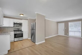5636 Santa Monica 33# Dr in Atlanta, GA - Building Photo - Building Photo
