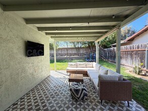 849 Loganberry Ct in San Marcos, CA - Building Photo - Building Photo