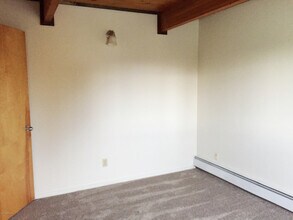 2805 W 31st Ave in Anchorage, AK - Building Photo - Building Photo