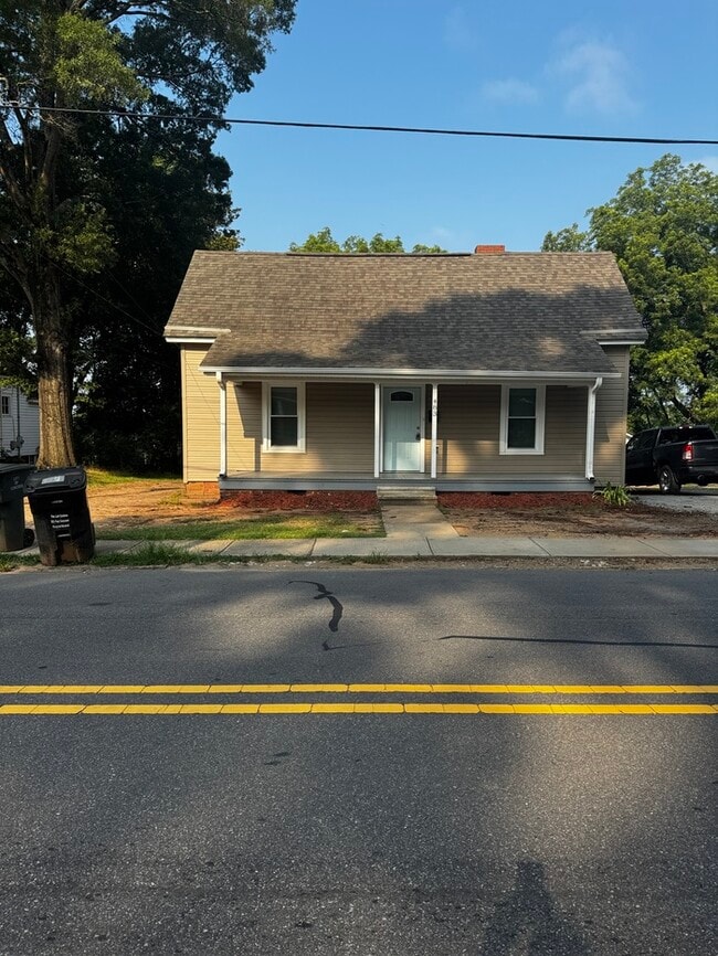 483 Harris St NW in Concord, NC - Building Photo - Building Photo