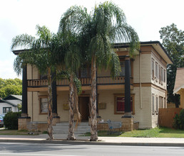 108 E Pine St in Santa Ana, CA - Building Photo - Building Photo