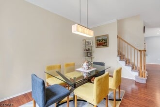 25 Wildflower Ln in Morristown, NJ - Building Photo - Building Photo