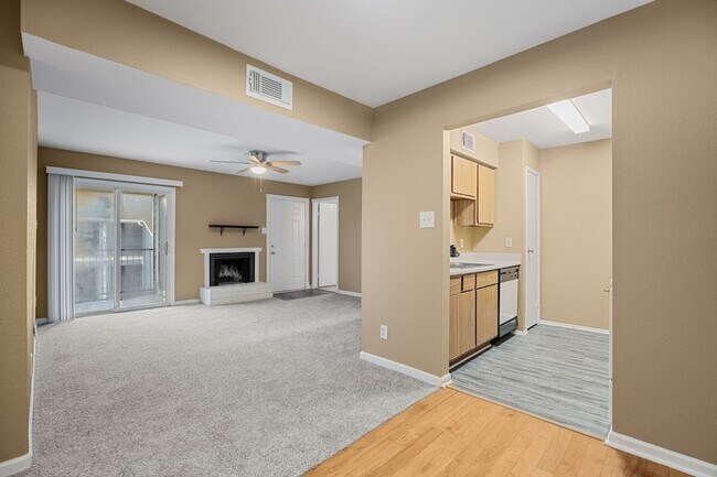 18515 Egret Bay Blvd, Unit 1208 in Houston, TX - Building Photo - Building Photo