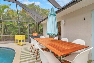 758 103rd Ave N in Naples, FL - Building Photo - Building Photo