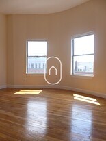 652 Massachusetts Ave, Unit 4 in Boston, MA - Building Photo