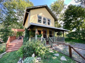 29 Dortch Ave in Asheville, NC - Building Photo