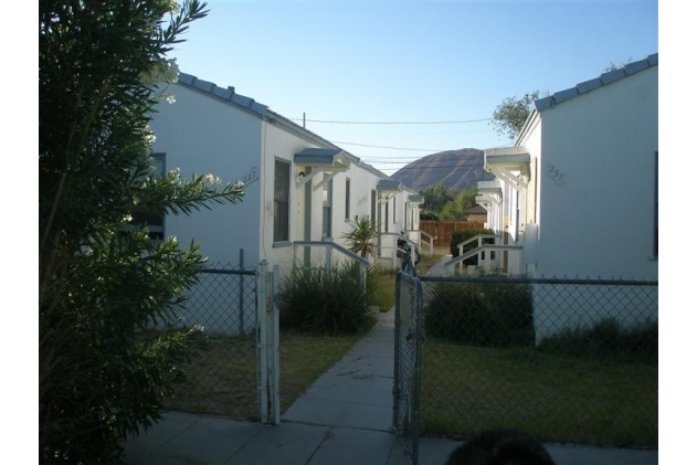 227 E Williams St in Yermo, CA - Building Photo