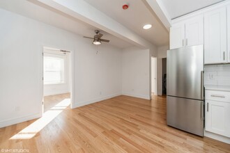 143 Park Dr, Unit 8 in Boston, MA - Building Photo - Building Photo