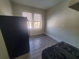 14 Abbotsford St, Unit 9 in Boston, MA - Building Photo