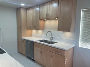1061 Park Ave in Long Beach, CA - Building Photo - Building Photo