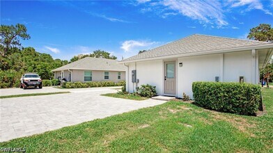 27302 Dortch Ave in Bonita Springs, FL - Building Photo - Building Photo