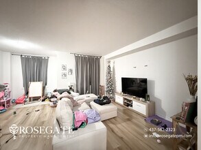 Spacious 3-Bedroom Freehold Townhouse with Garage & Backyard in Brampton in Brampton, ON - Building Photo - Building Photo