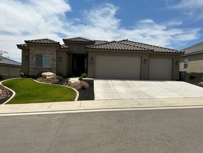 property at 2715 W Trasimeno Dr