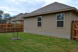 10718 Goose Way in San Antonio, TX - Building Photo - Building Photo