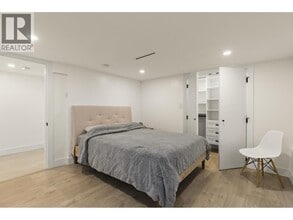 529x Dunbar St in Vancouver, BC - Building Photo - Building Photo