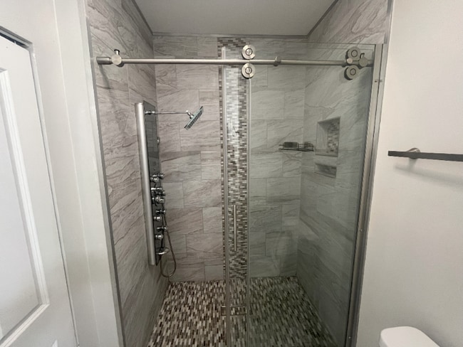 627 N Waccamaw Dr in Murrells Inlet, SC - Foto de edificio - Building Photo