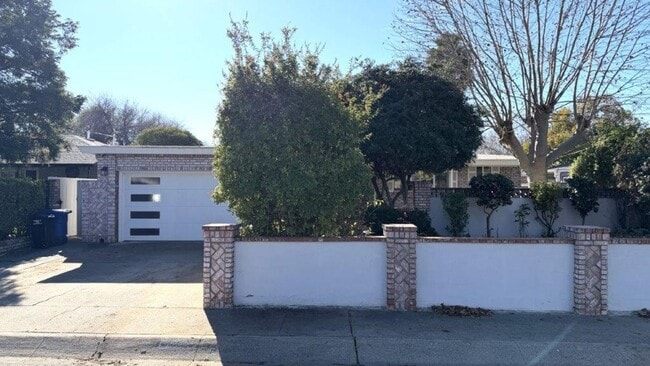 property at 3042 Wildewood Dr