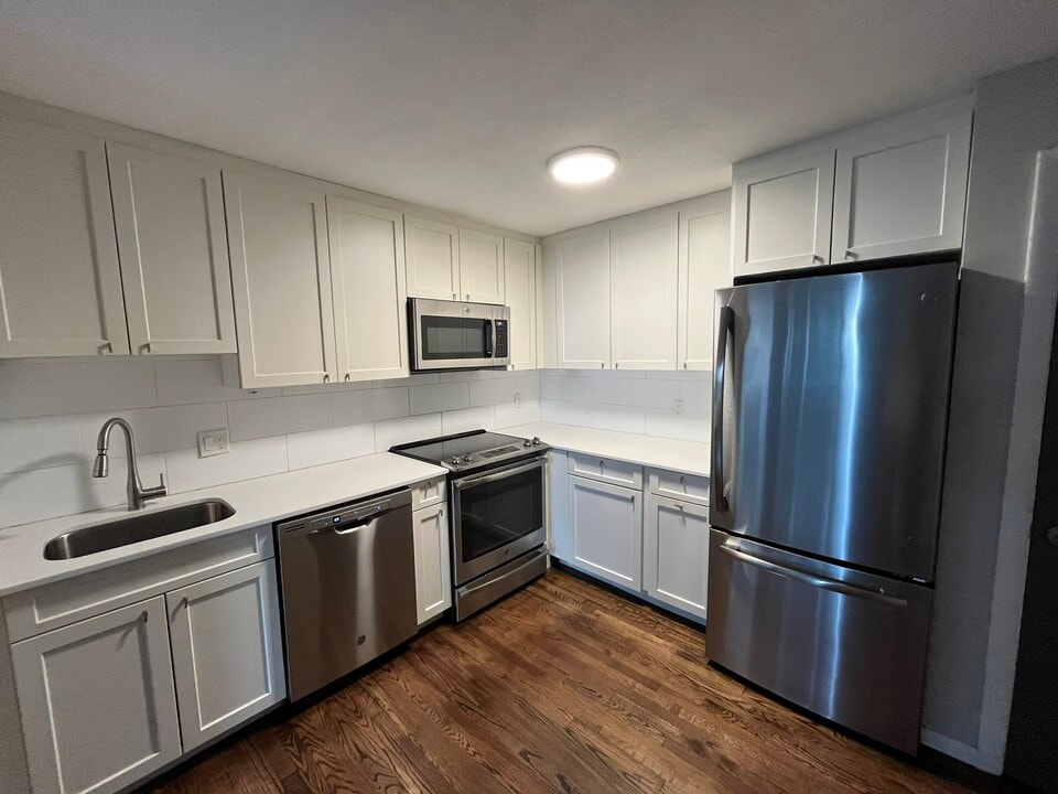 40 Evergreen St, Unit 50-28 in Boston, MA - Foto de edificio