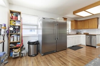 8181 Kunimoto Ct in Mission, BC - Building Photo - Building Photo