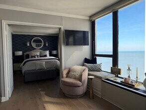 1313 N Ritchie Ct in Chicago, IL - Building Photo - Building Photo