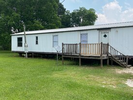 80 Redwood Ln in Atmore, AL - Building Photo