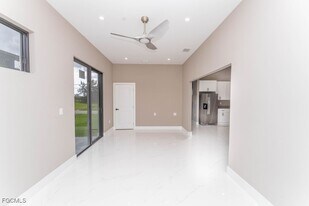 3900 9th St SW in Lehigh Acres, FL - Building Photo