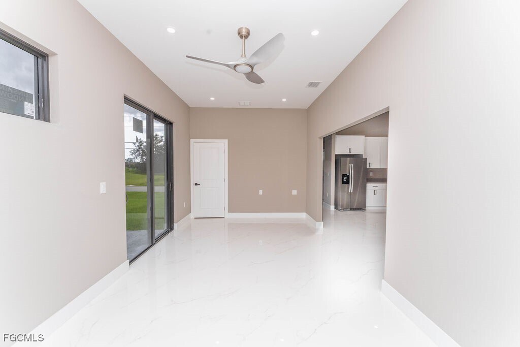 3900 9th St SW in Lehigh Acres, FL - Foto de edificio